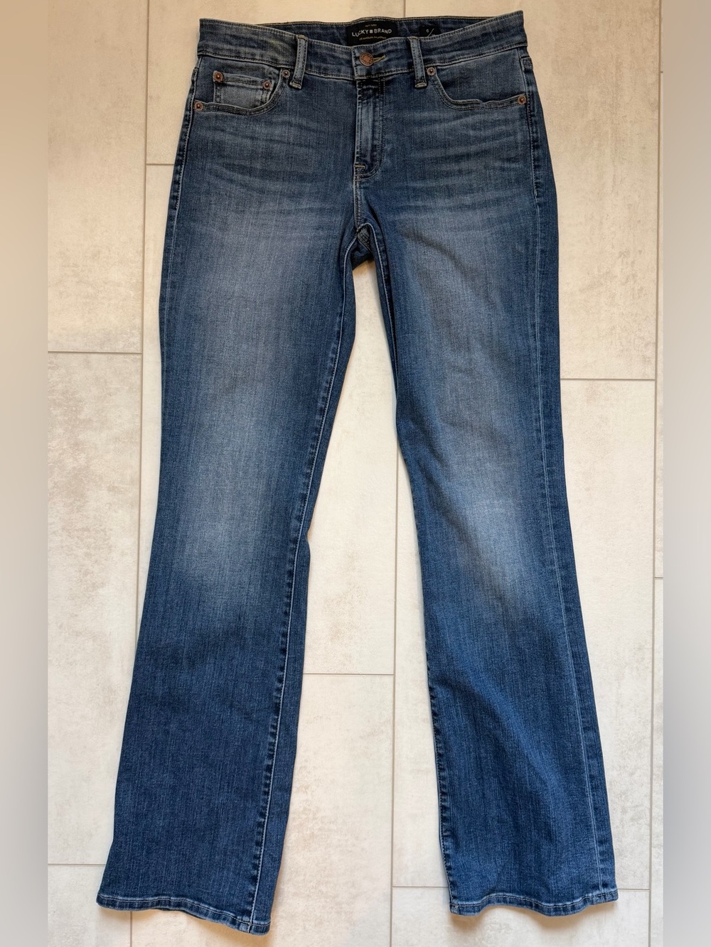 Lucky Brand Women's Flare Jeans in Dark Blue Wash Size 6/28